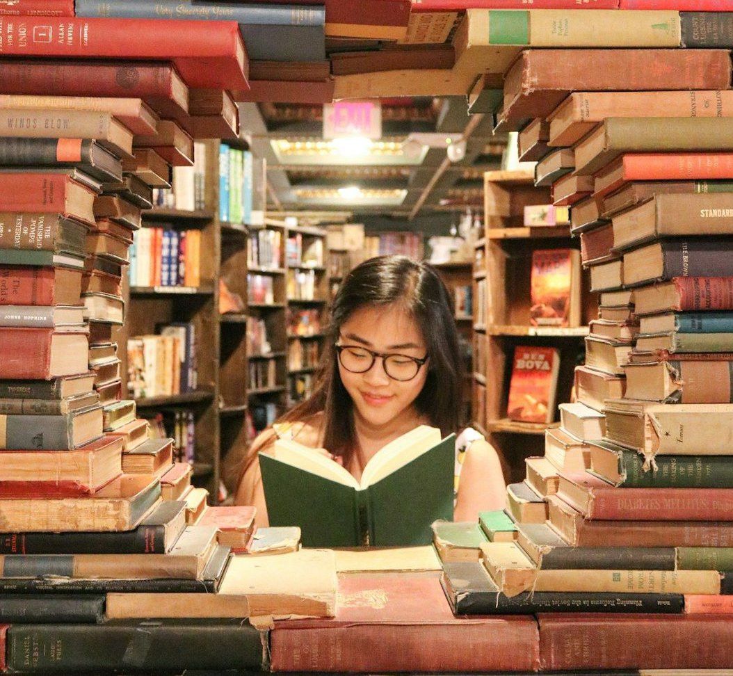 Укымышлы буын: Россиядә китап укучы яшьләр арткан