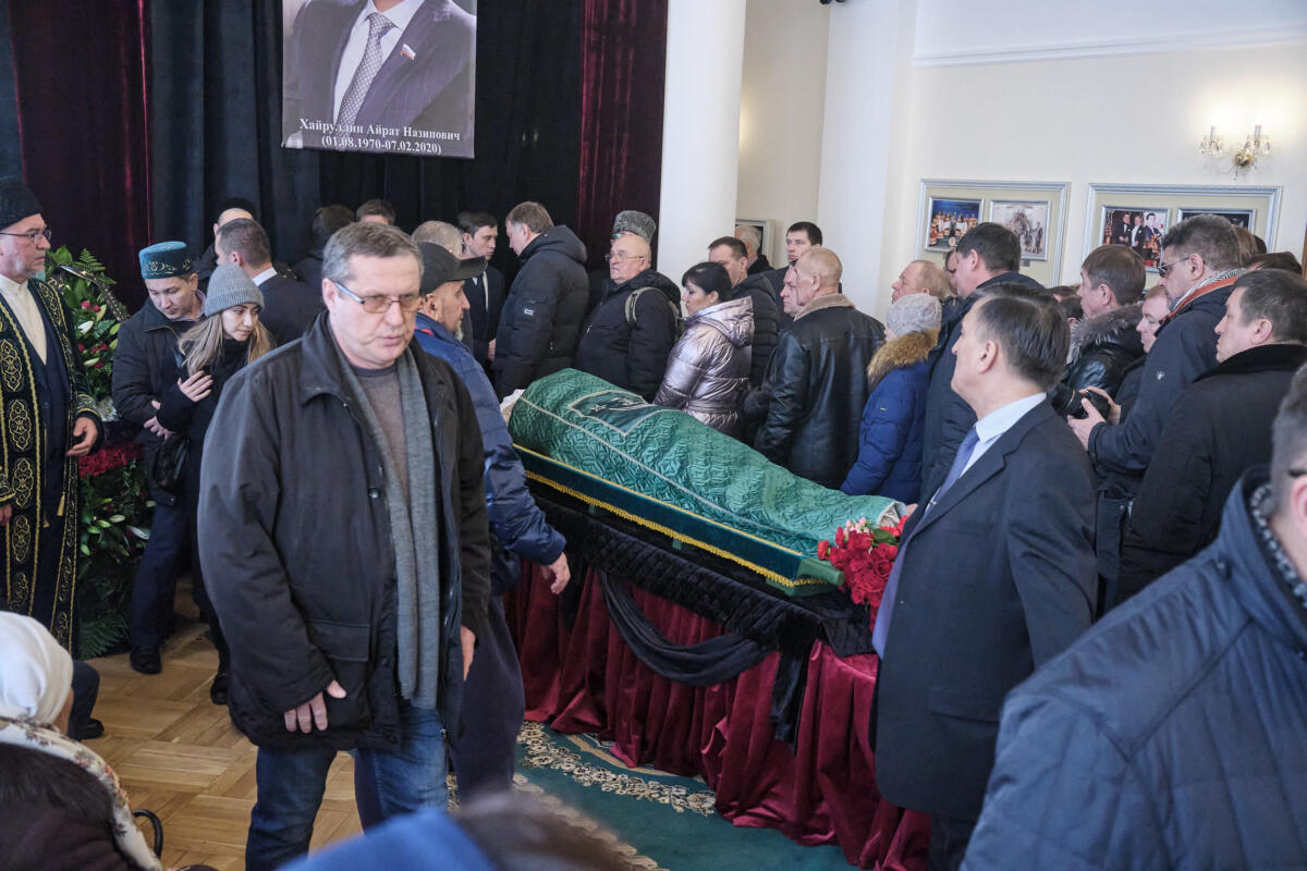 Дәүләт Думасы депутаты Айрат Хәйруллин белән хушлашудан ФОТОРЕПОРТАЖ