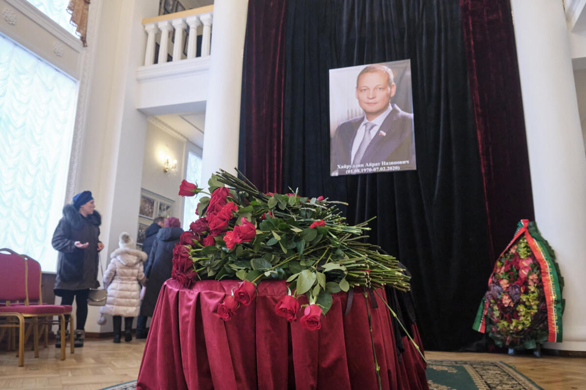 Дәүләт Думасы депутаты Айрат Хәйруллин белән хушлашудан ФОТОРЕПОРТАЖ