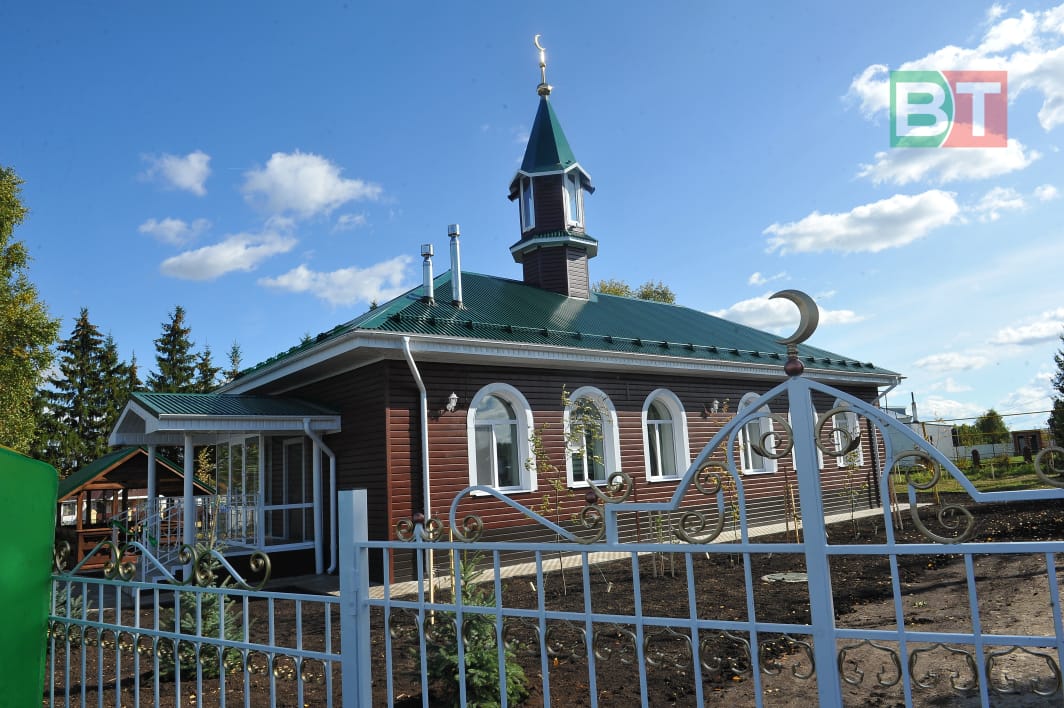 Яңа Дума авылында төзекләндерелгән мәчет ачылды: «Мәчете булган авыл – сөйкемле, матур авыл. Андый җирдә кешенең рухы чистарак була»