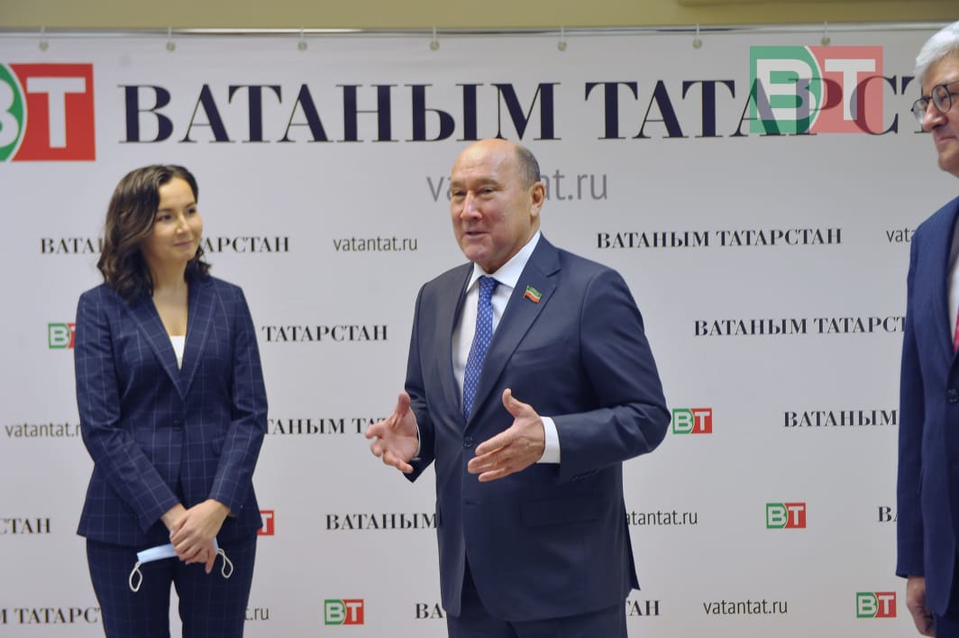 «Ватаным Татарстан» коллективын Яңа ел белән котларга Марат Әхмәтов белән Айрат Зарипов килде (ФОТОРЕПОРТАЖ)