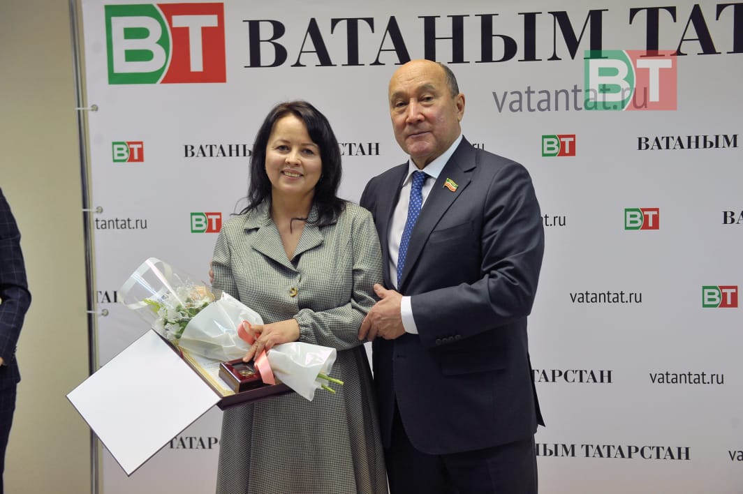 «Ватаным Татарстан» коллективын Яңа ел белән котларга Марат Әхмәтов белән Айрат Зарипов килде (ФОТОРЕПОРТАЖ)