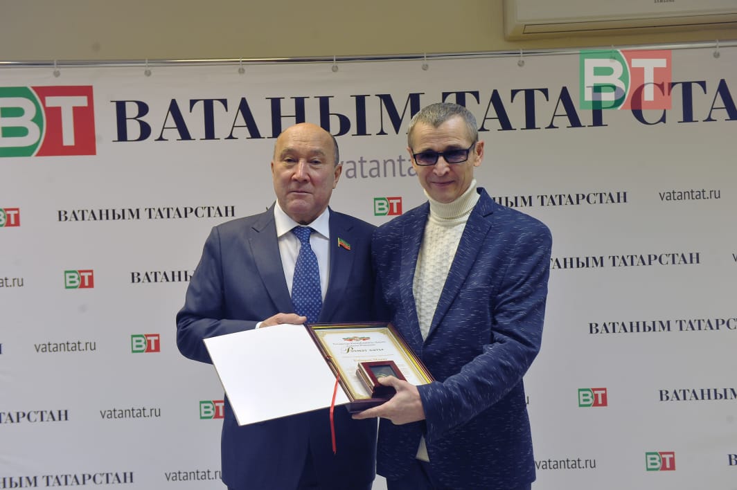 «Ватаным Татарстан» коллективын Яңа ел белән котларга Марат Әхмәтов белән Айрат Зарипов килде (ФОТОРЕПОРТАЖ)