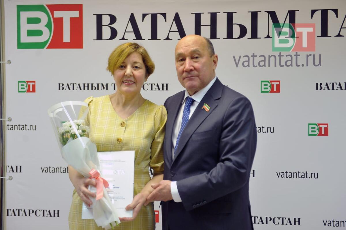 «Ватаным Татарстан» коллективын Яңа ел белән котларга Марат Әхмәтов белән Айрат Зарипов килде (ФОТОРЕПОРТАЖ)