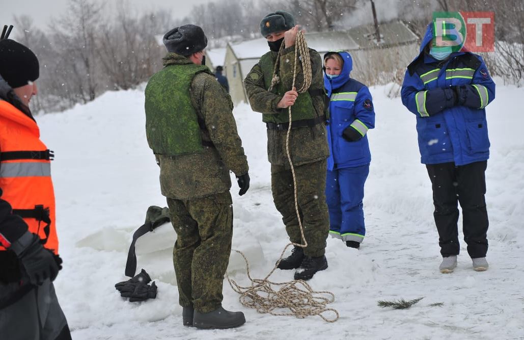 Казанда бәкедә су коендылар (ФОТОРЕПОРТАЖ)
