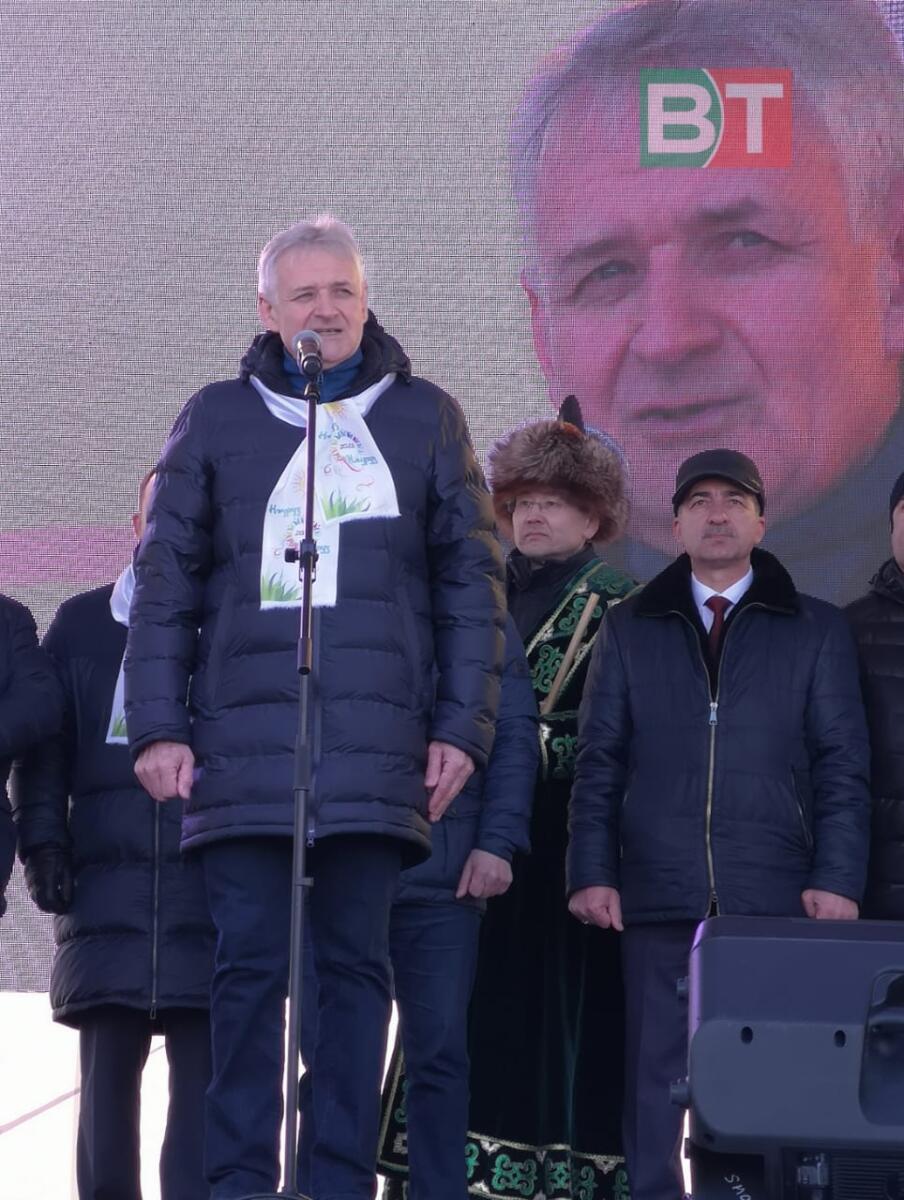 Казанда Нәүрүзне бәйрәм иттеләр (ФОТОРЕПОРТАЖ)