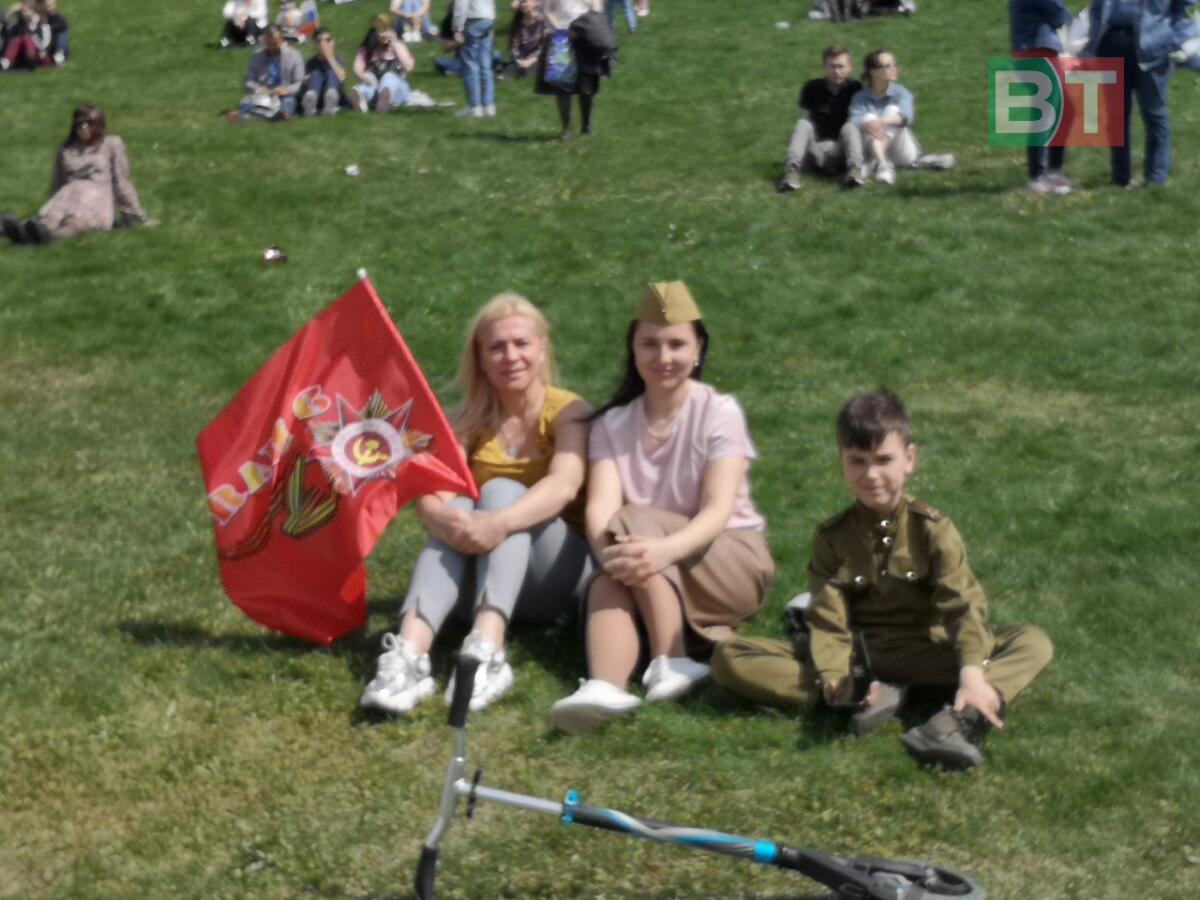 Казанда узган Җиңү парадыннан ФОТОРЕПОРТАЖ