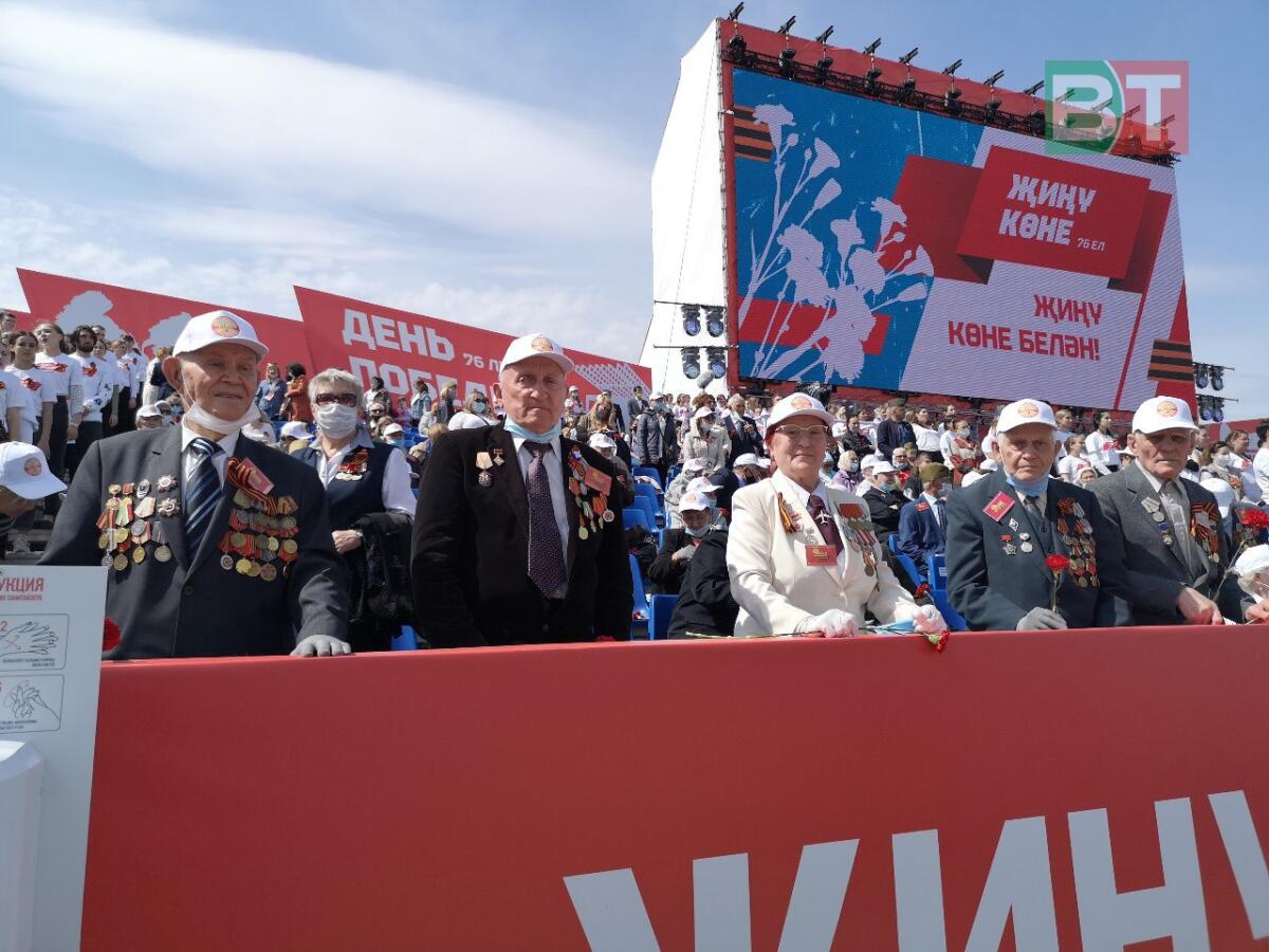 Казанда узган Җиңү парадыннан ФОТОРЕПОРТАЖ