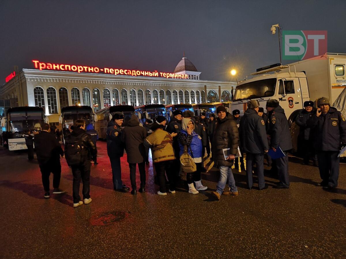 Донецк һәм Луганск халык республикаларыннан мәҗбүри эвакуацияләнүчеләр Казанга кайтып җитте (ФОТО, ВИДЕО)