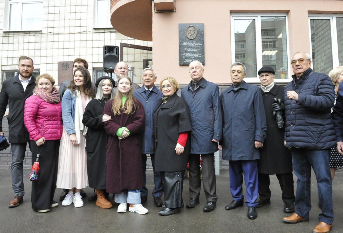 Мөхәммәт Сабиров истәлегенә мемориаль такта ачылышыннан ФОТОРЕПОРТАЖ