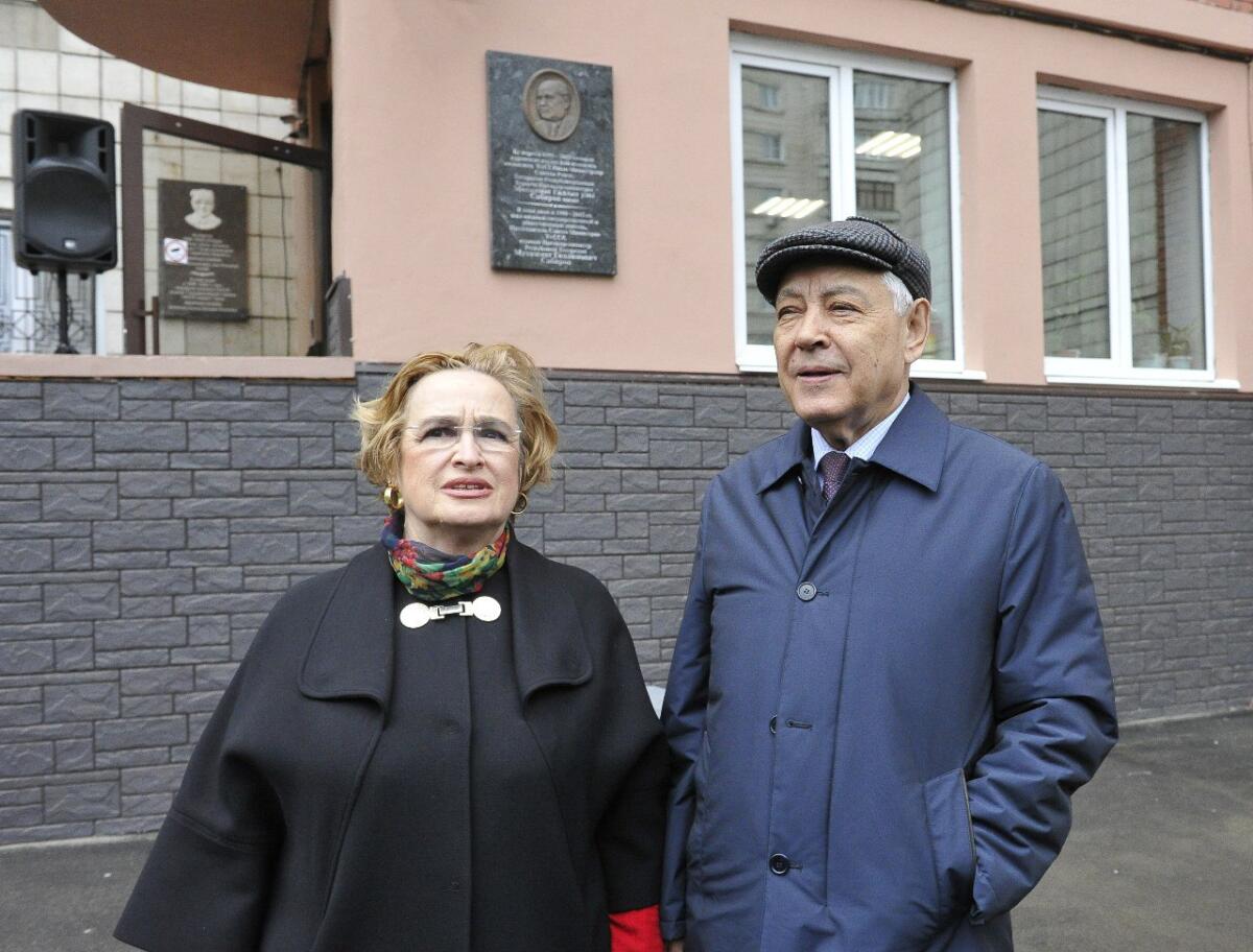 Мөхәммәт Сабиров истәлегенә мемориаль такта ачылышыннан ФОТОРЕПОРТАЖ