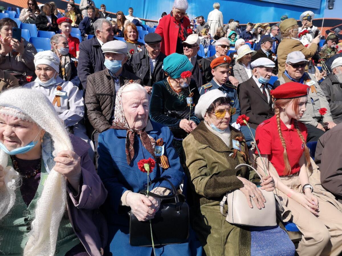 Казанның Меңъеллык мәйданында Җиңү парады башланды (ФОТОРЕПОРТАЖ)