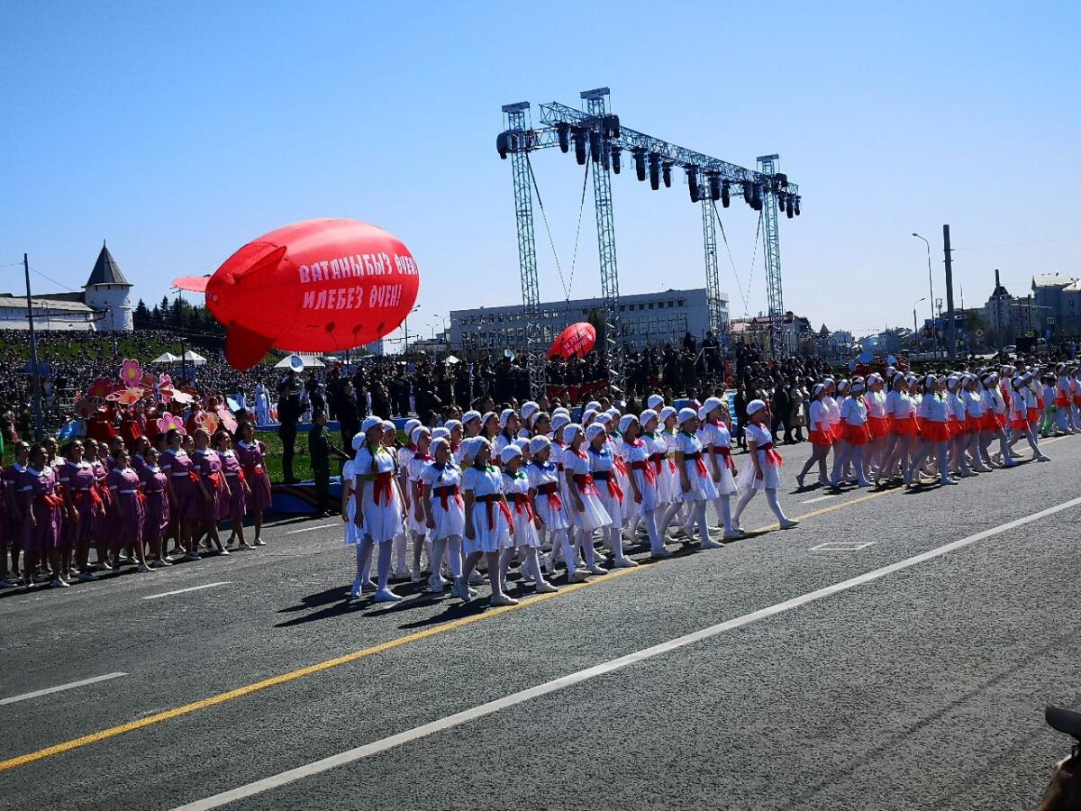 Казанда узган Җиңү парадыннан ФОТОРЕПОРТАЖ