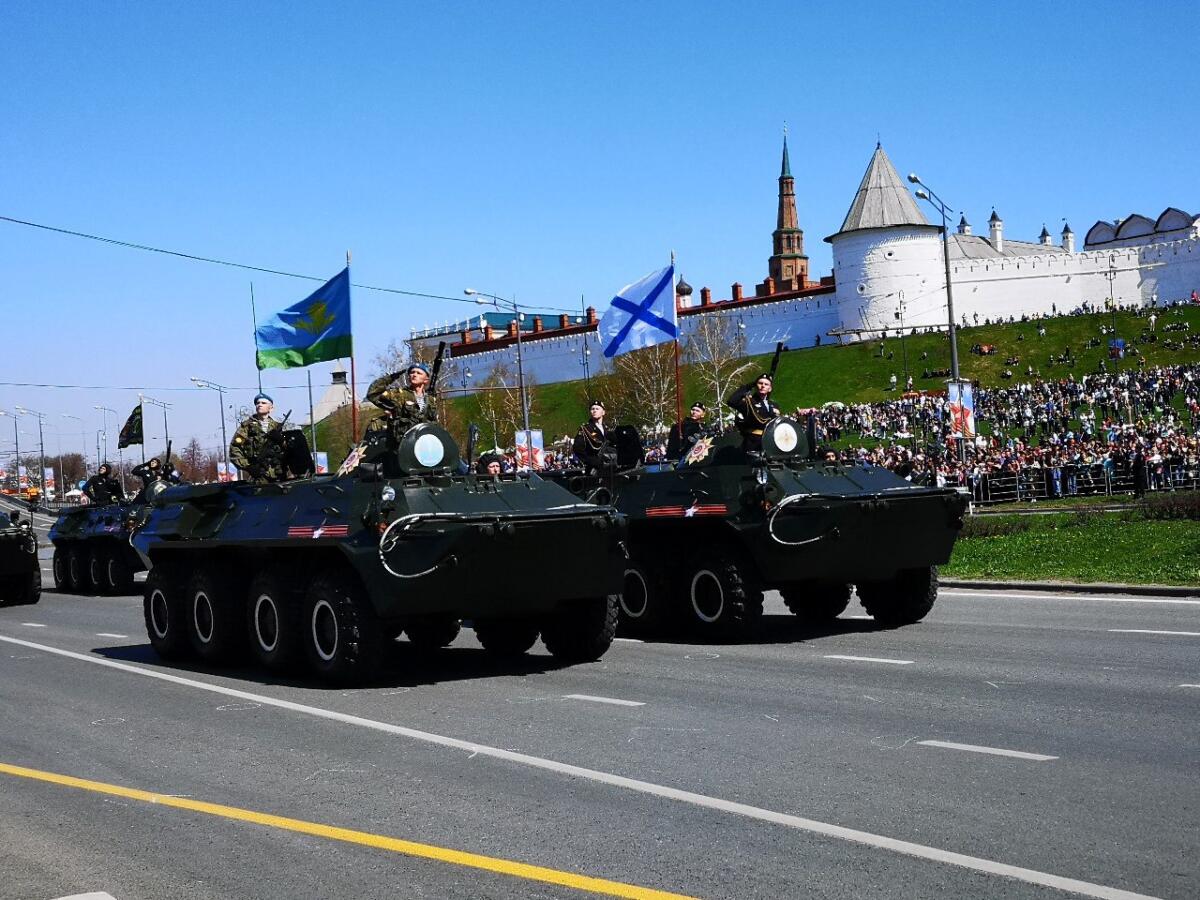 Казанда узган Җиңү парадыннан ФОТОРЕПОРТАЖ