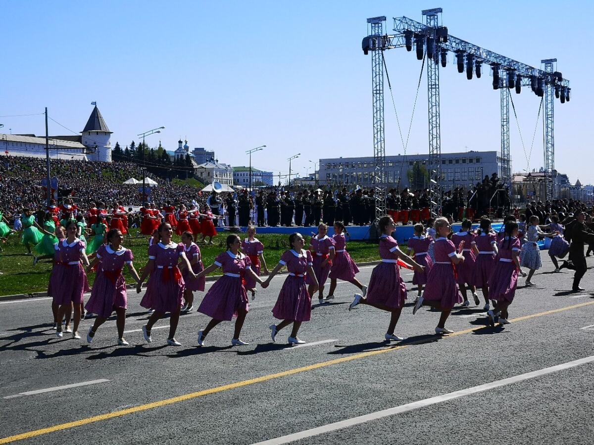 Казанда узган Җиңү парадыннан ФОТОРЕПОРТАЖ