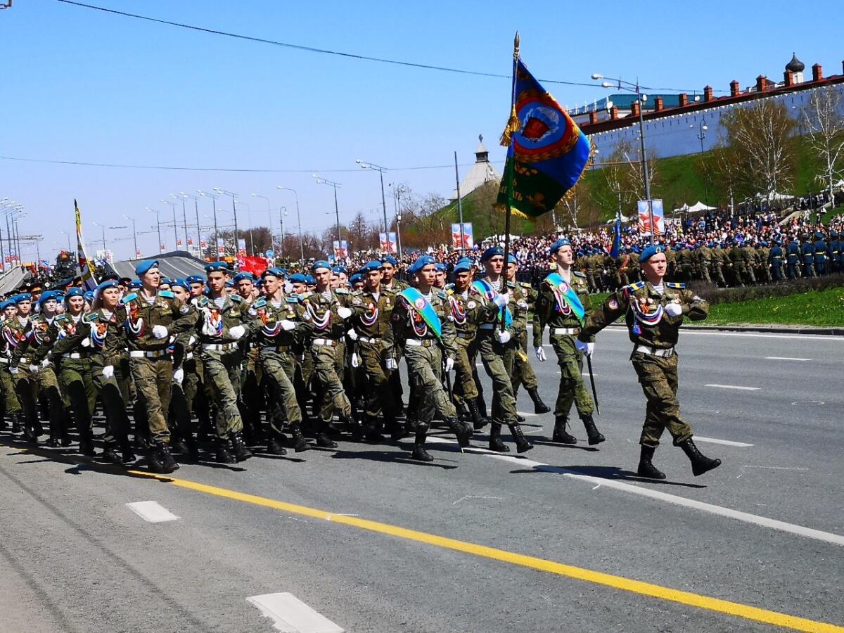 Казанда узган Җиңү парадыннан ФОТОРЕПОРТАЖ