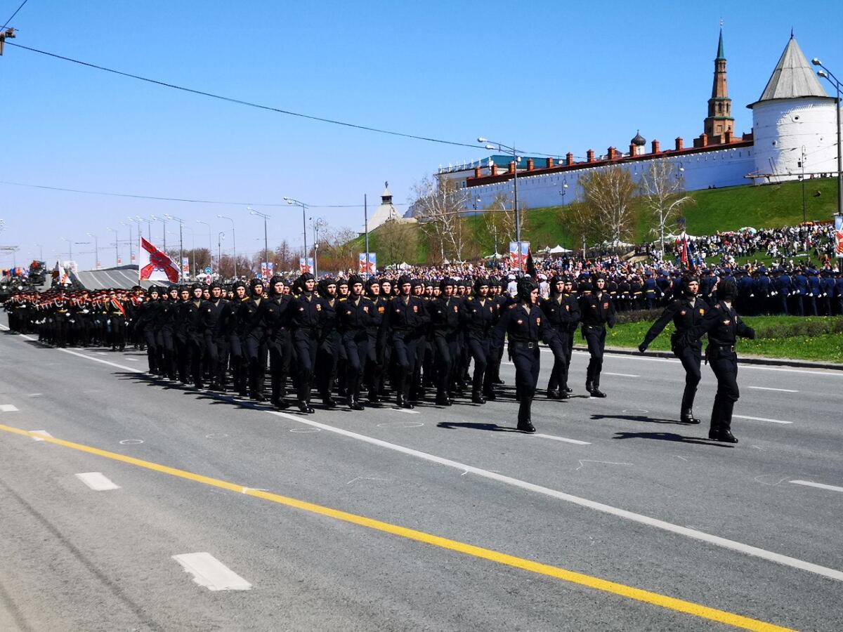 Казанда узган Җиңү парадыннан ФОТОРЕПОРТАЖ