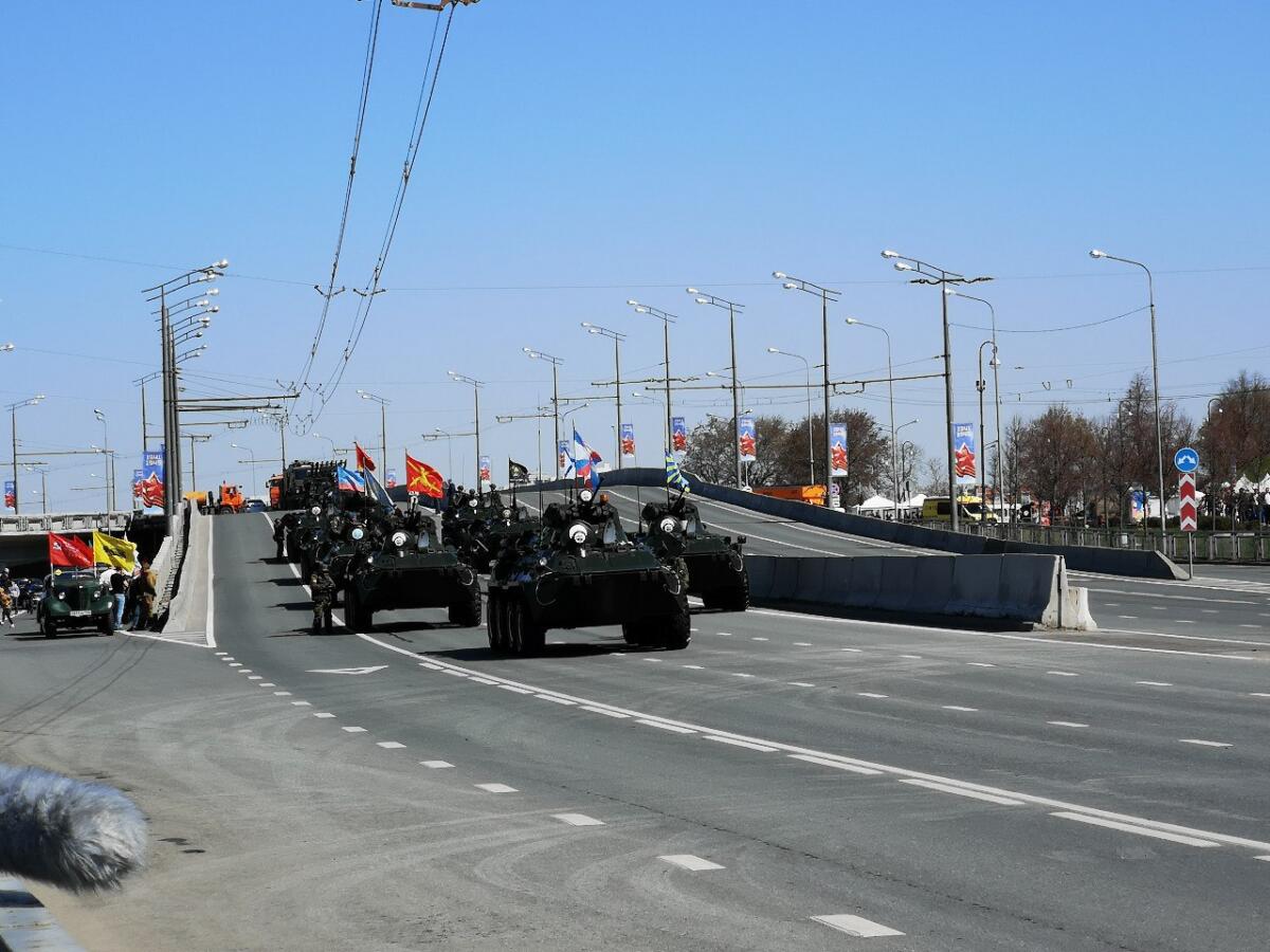 Казанда узган Җиңү парадыннан ФОТОРЕПОРТАЖ