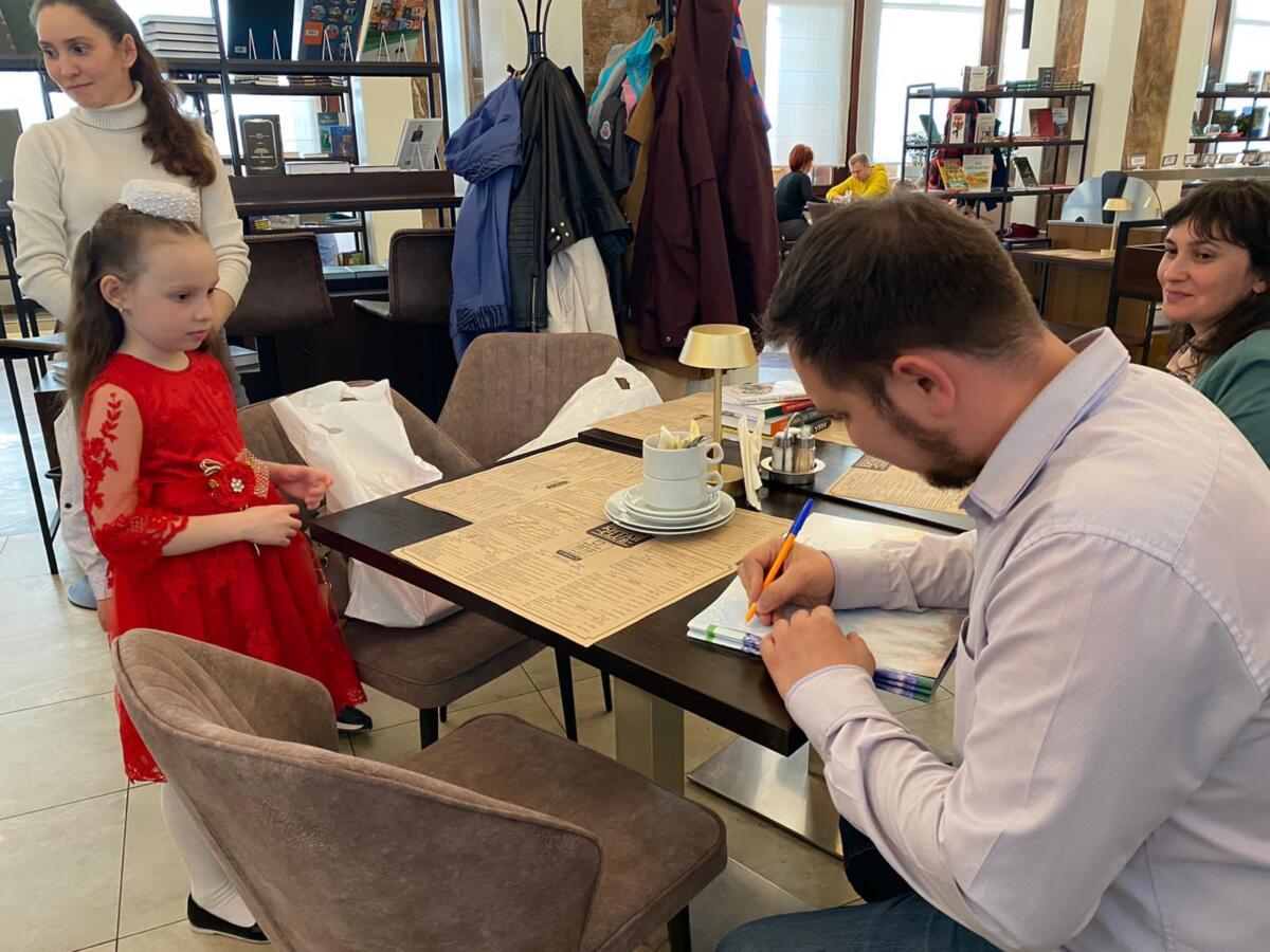 "Г. Тукай укыйбыз" видеороликлар конкурсында җиңүчеләрне бүләкләделәр