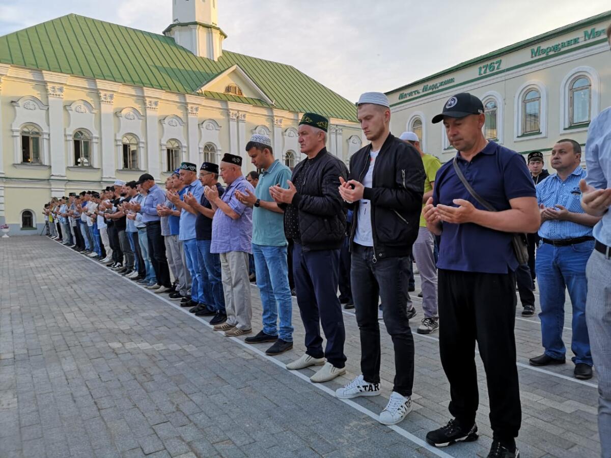 Мәрҗани мәчетендә узган Корбан гаетеннән ФОТОРЕПОРТАЖ