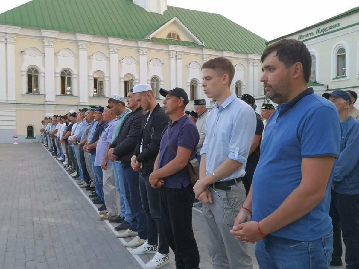 Мәрҗани мәчетендә узган Корбан гаетеннән ФОТОРЕПОРТАЖ