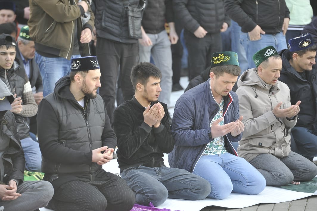 "Ярдәм" мәчетендәге Ураза гаетеннән ФОТОРЕПОРТАЖ