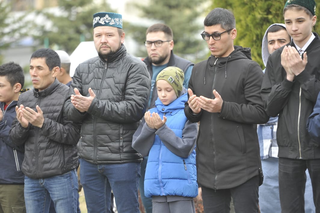 "Ярдәм" мәчетендәге Ураза гаетеннән ФОТОРЕПОРТАЖ