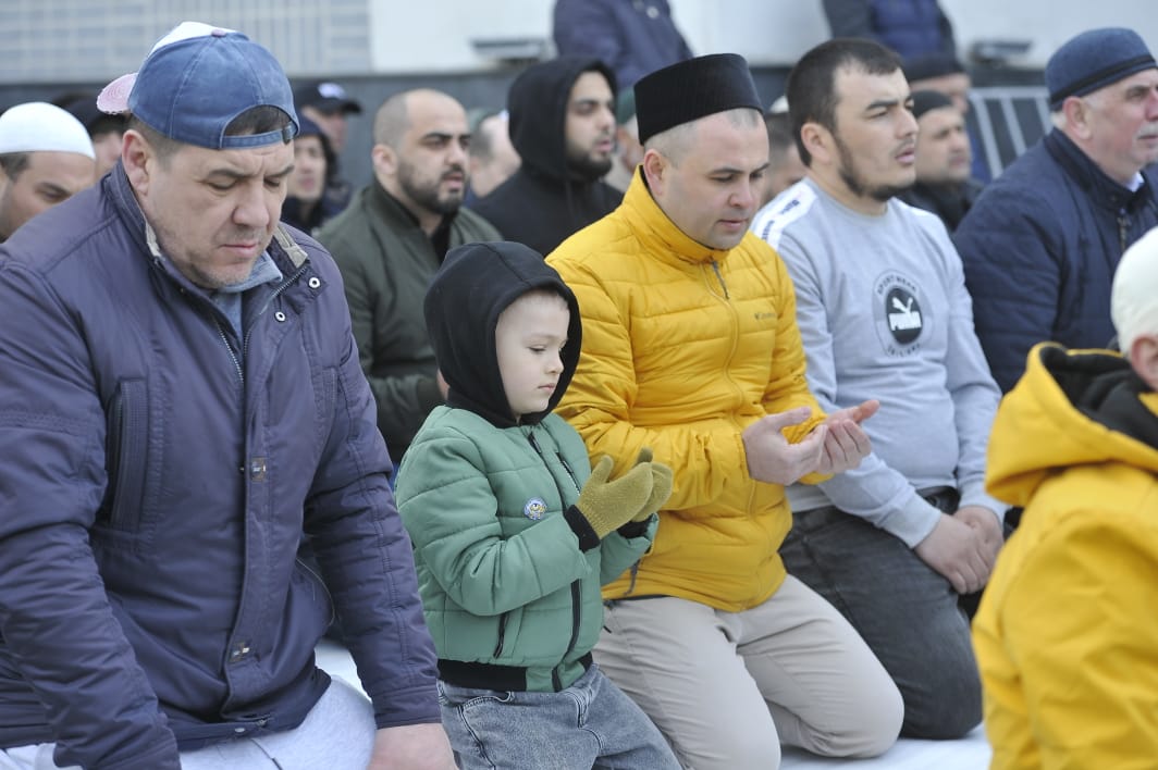 "Ярдәм" мәчетендәге Ураза гаетеннән ФОТОРЕПОРТАЖ