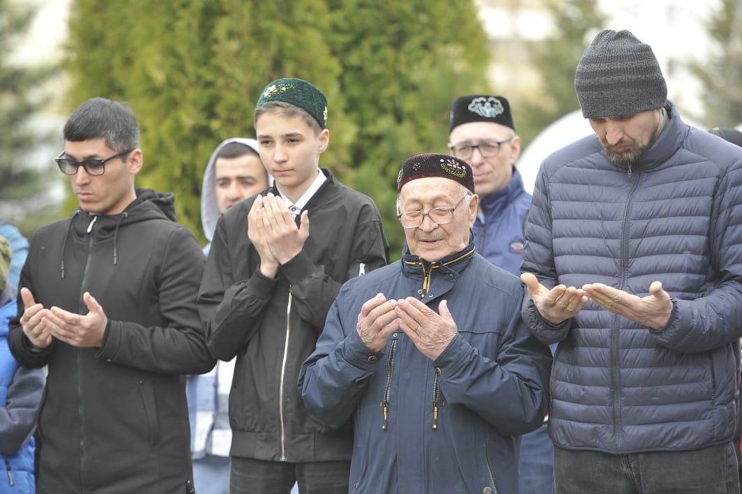 "Ярдәм" мәчетендәге Ураза гаетеннән ФОТОРЕПОРТАЖ