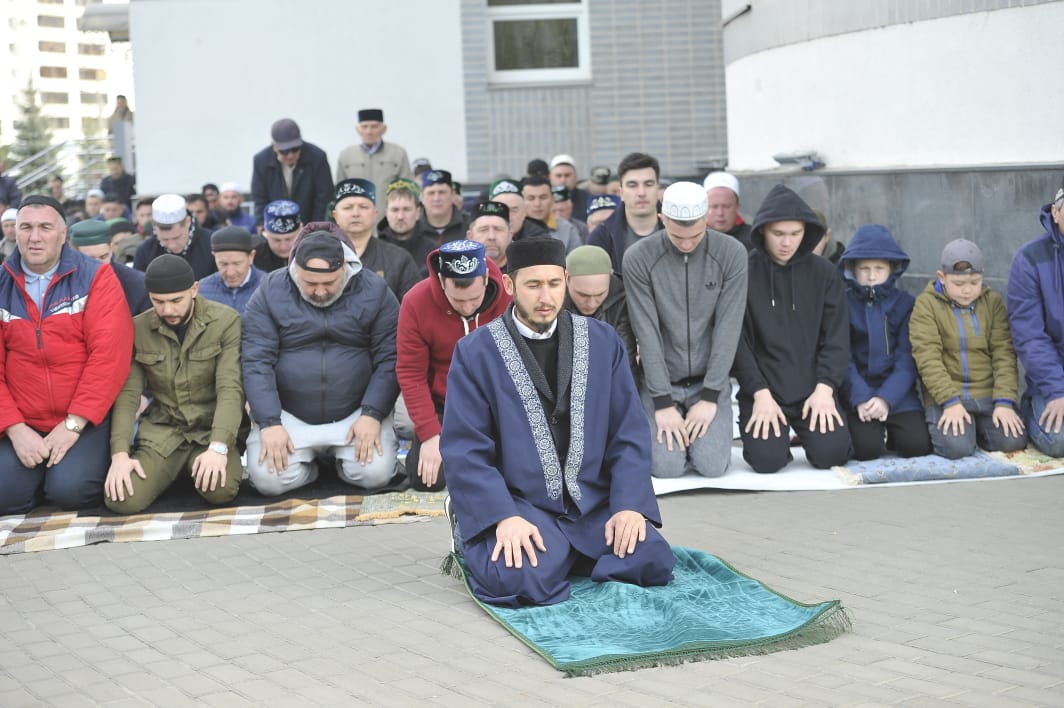 "Ярдәм" мәчетендәге Ураза гаетеннән ФОТОРЕПОРТАЖ