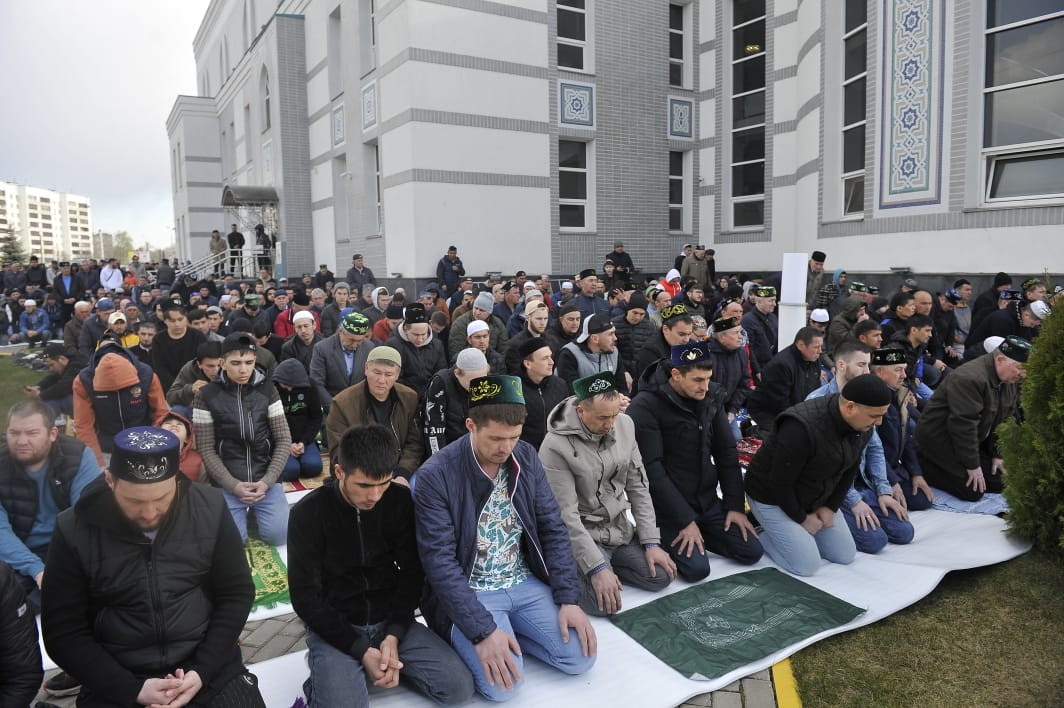 "Ярдәм" мәчетендәге Ураза гаетеннән ФОТОРЕПОРТАЖ