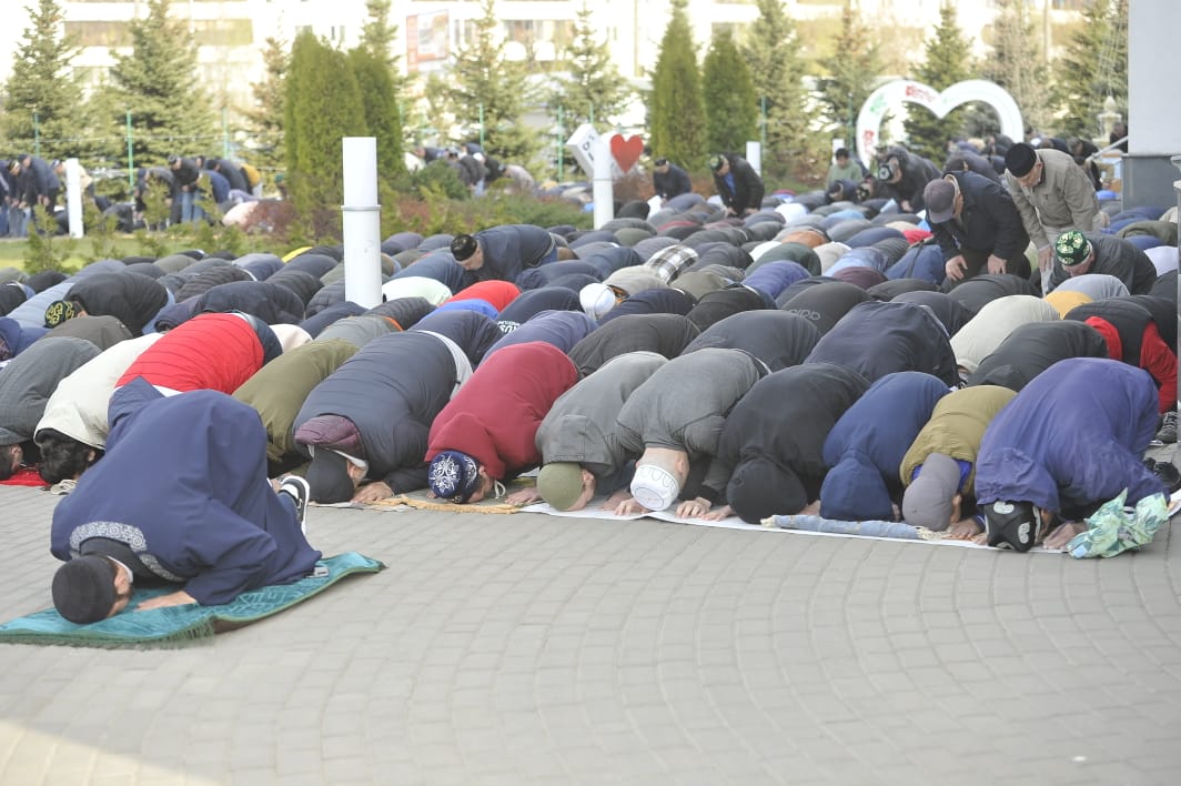 "Ярдәм" мәчетендәге Ураза гаетеннән ФОТОРЕПОРТАЖ