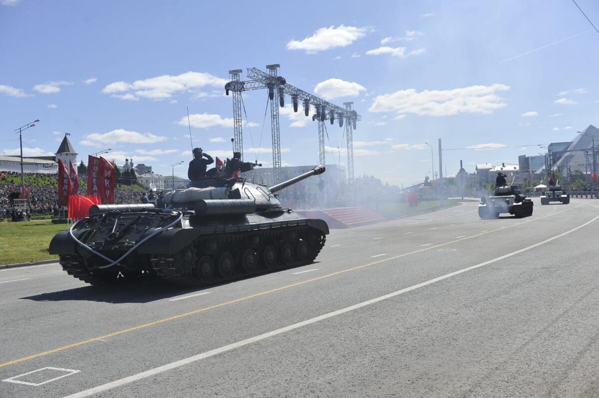 Казанда узган Җиңү бәйрәменнән ФОТОРЕПОРТАЖ