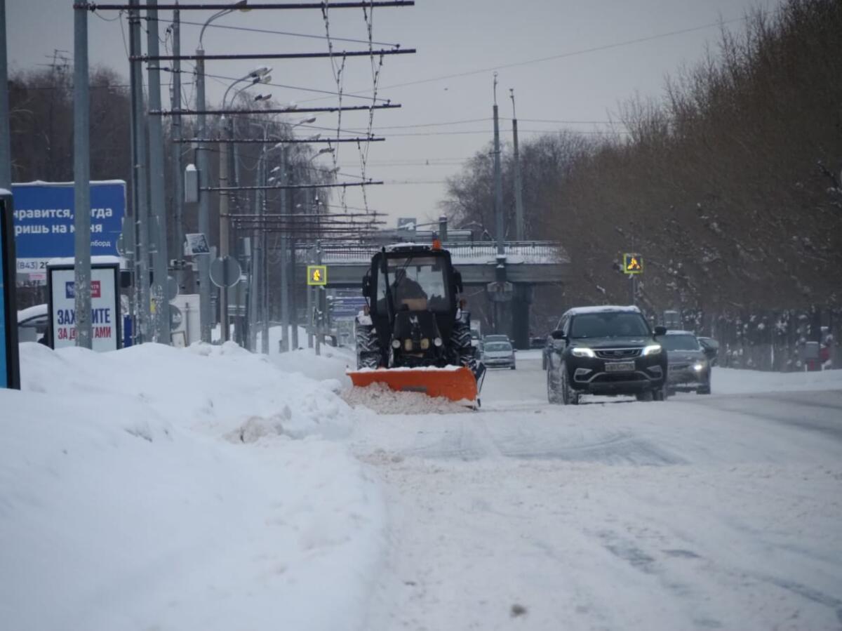 ФОТОРЕПОРТАЖ: Казан урамнарын кардан чистарту дәвам итә