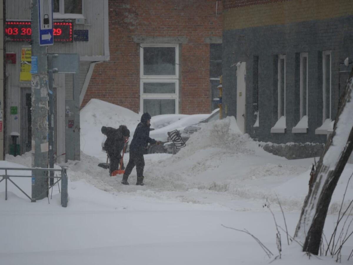 ФОТОРЕПОРТАЖ: Казан урамнарын кардан чистарту дәвам итә
