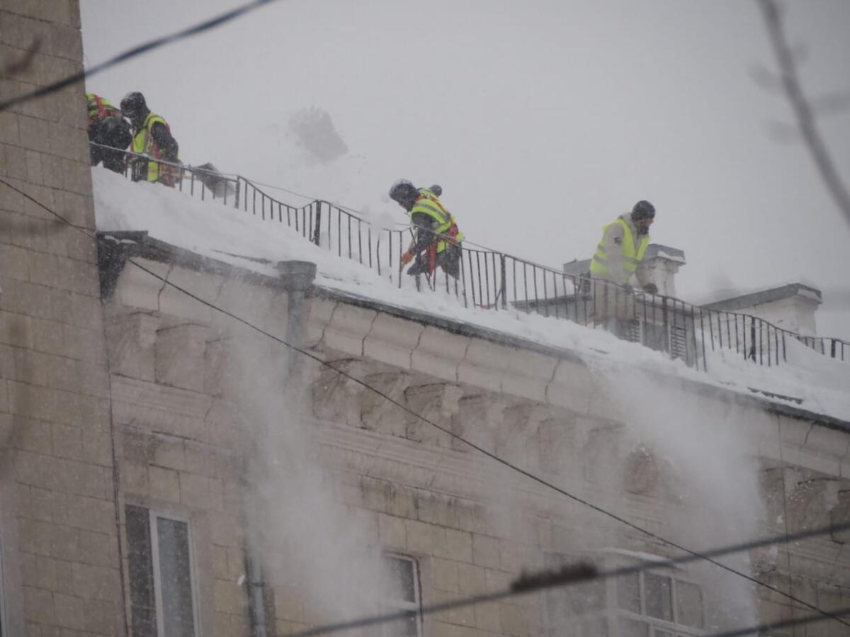 ФОТОРЕПОРТАЖ: Казан урамнарын кардан чистарту дәвам итә