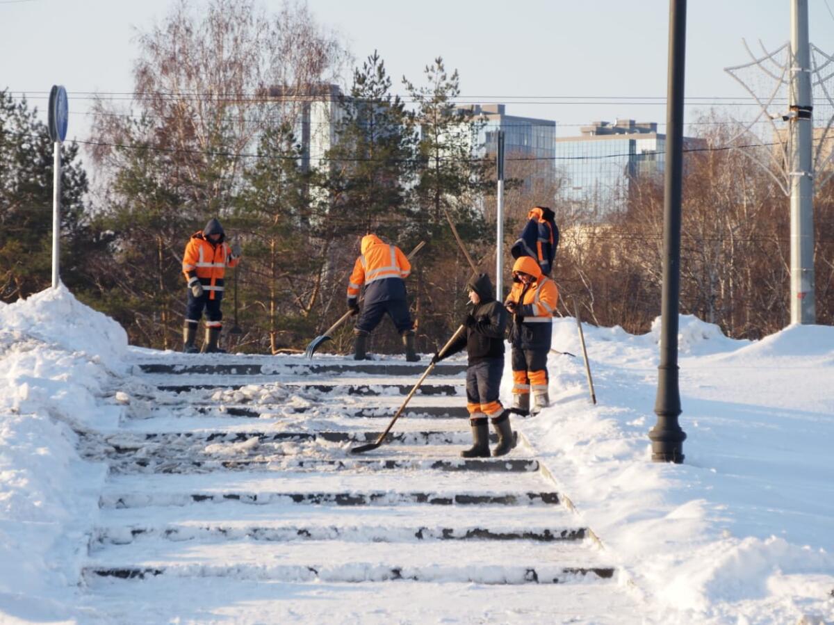 ФОТОРЕПОРТАЖ: Казан урамнарын кардан чистарту дәвам итә