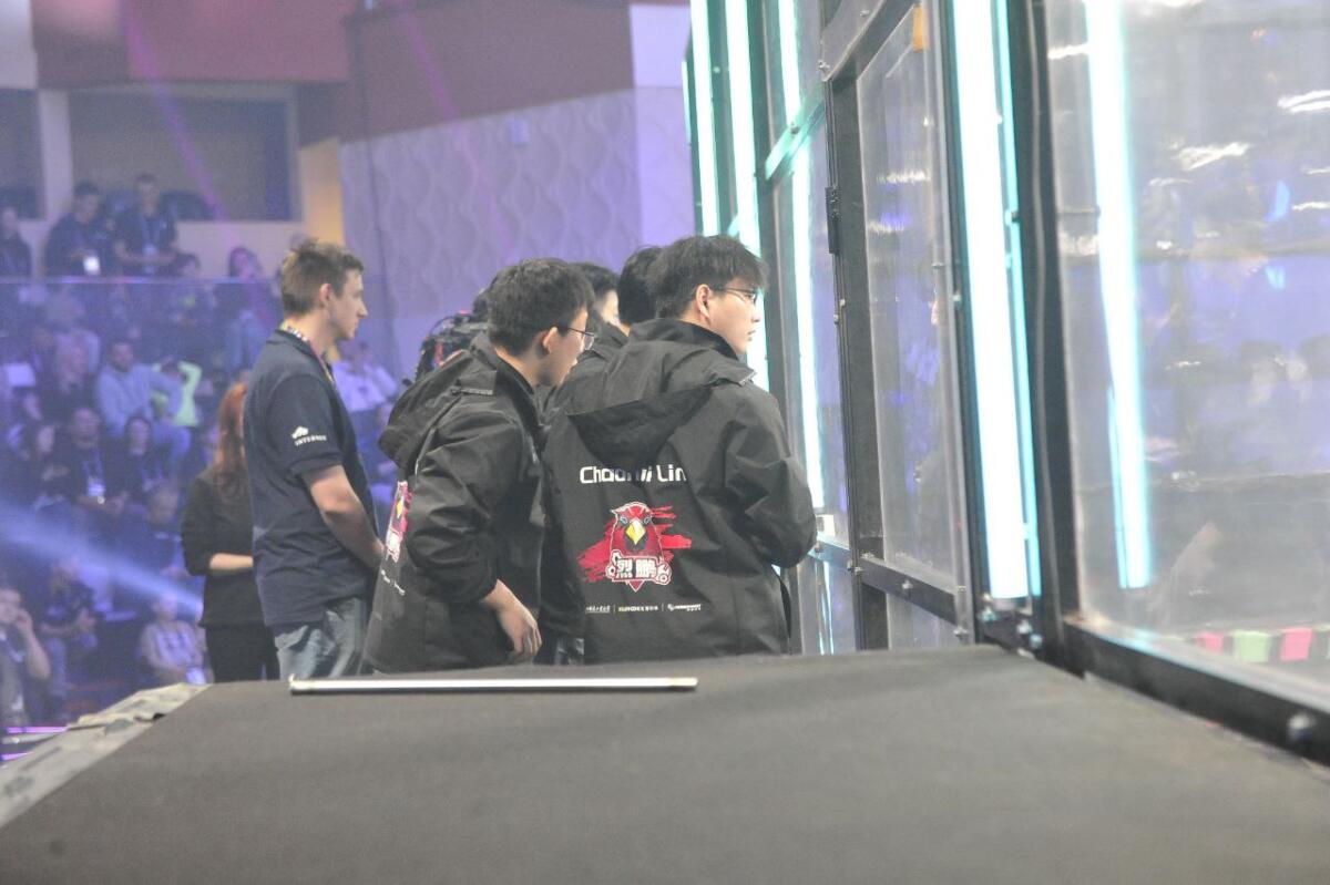 "Киләчәк уеннары". Роботлар көрәше ФОТОРЕПОРТАЖ