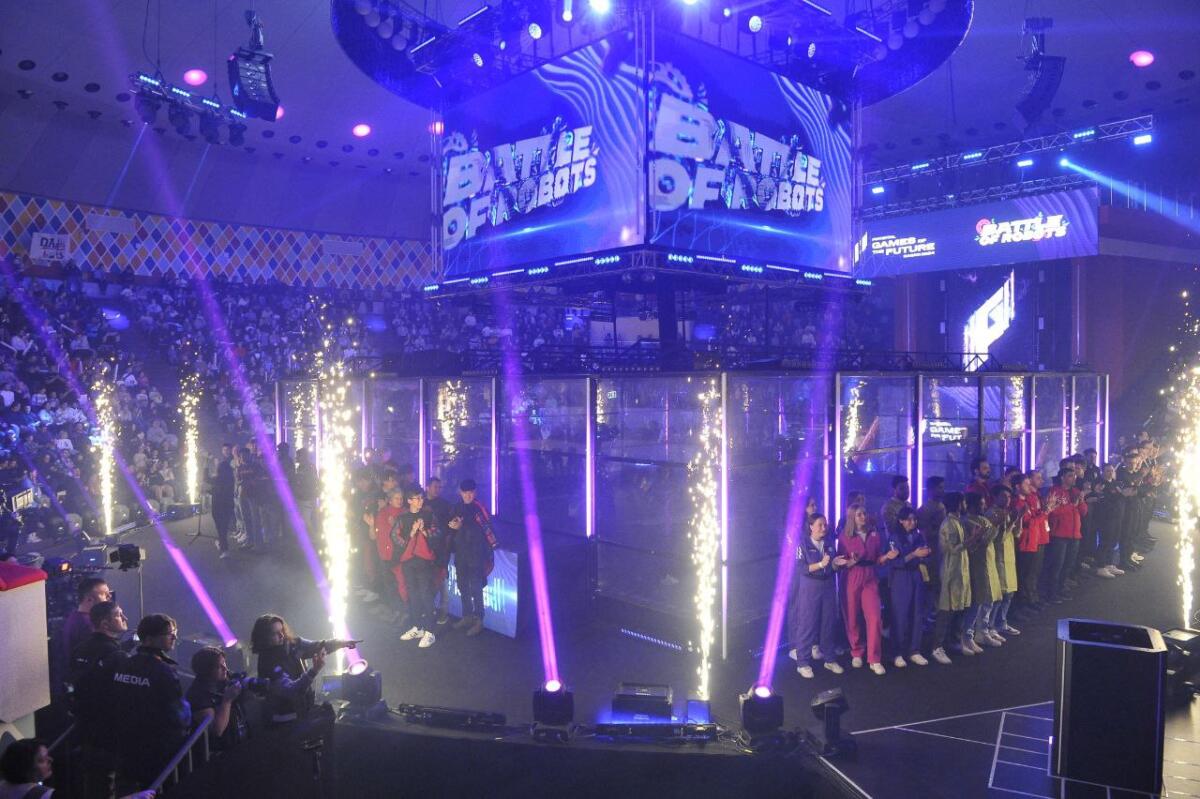 "Киләчәк уеннары". Роботлар көрәше ФОТОРЕПОРТАЖ