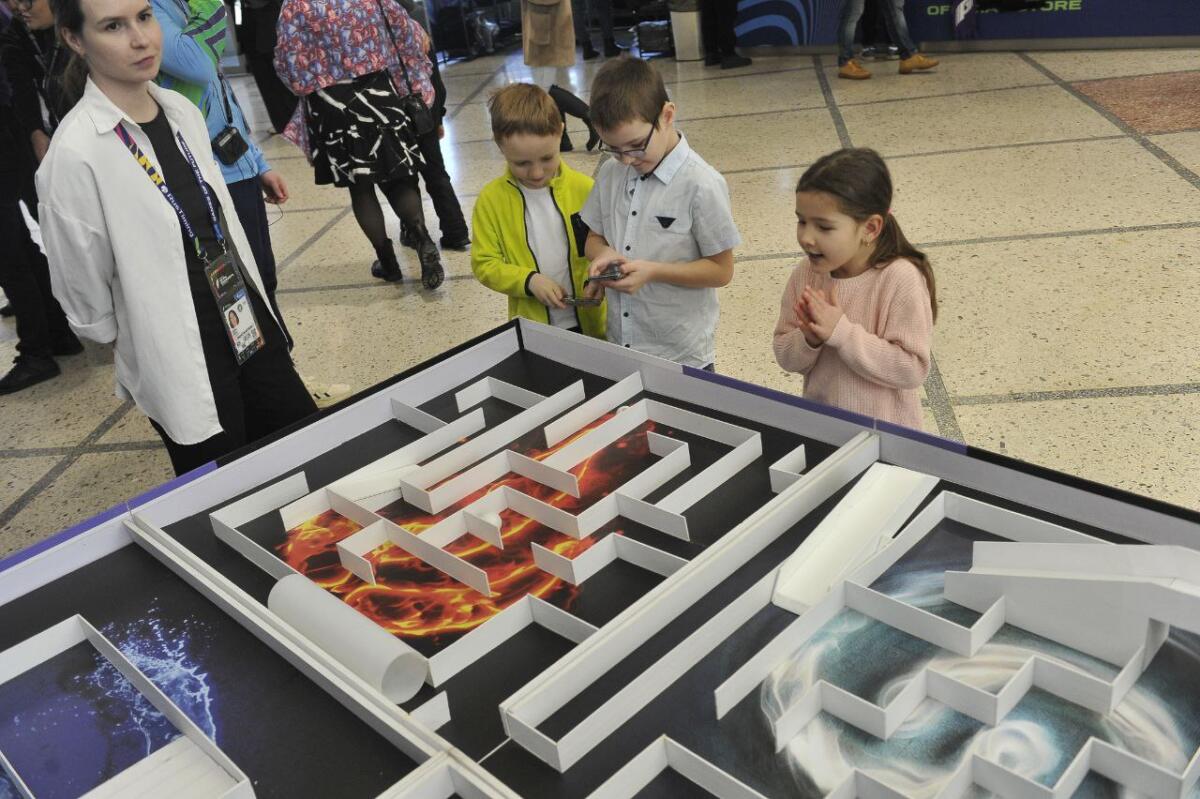 "Киләчәк уеннары". Роботлар көрәше ФОТОРЕПОРТАЖ