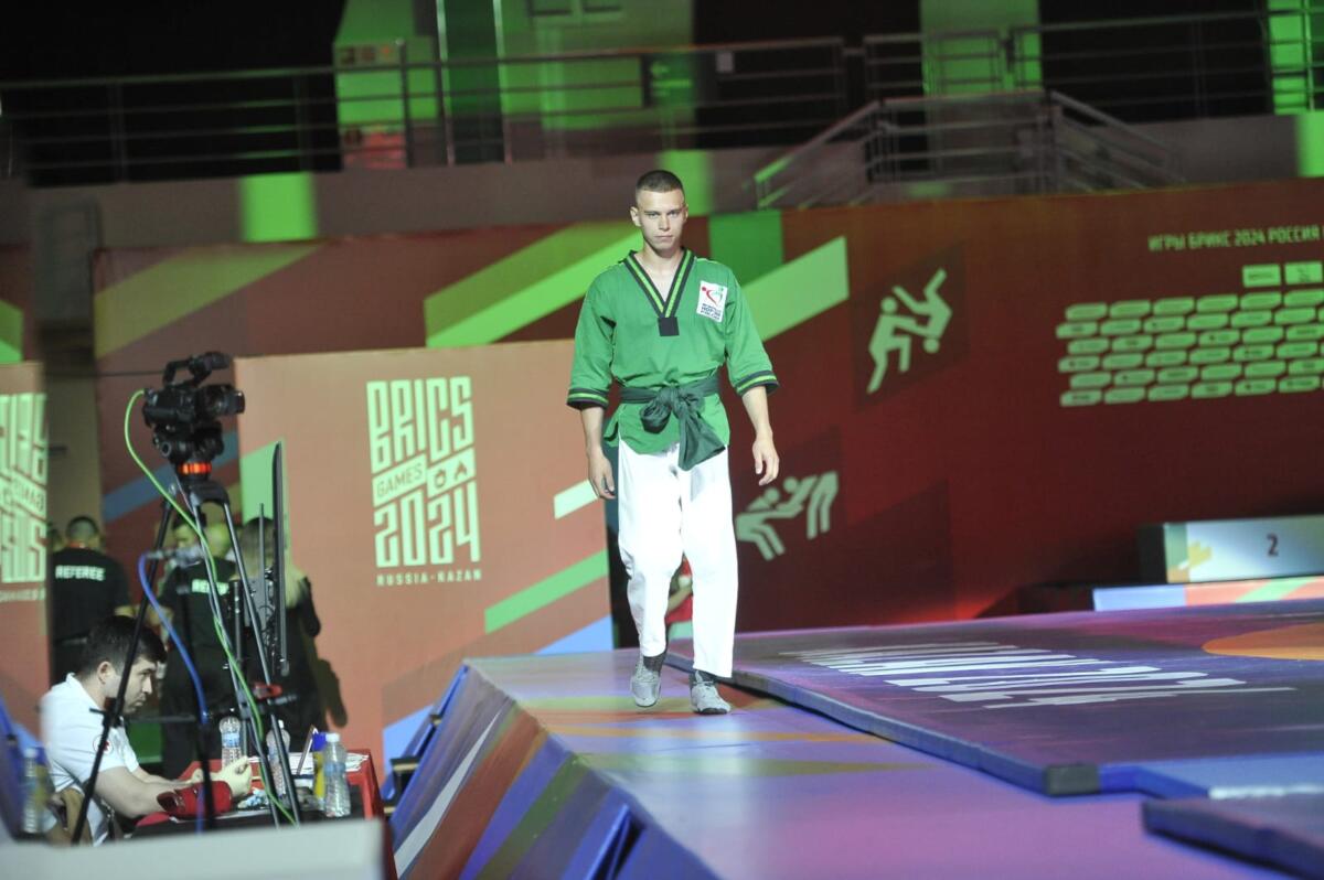 БРИКС уеннарындагы көрәш ярышыннан фоторепортаж