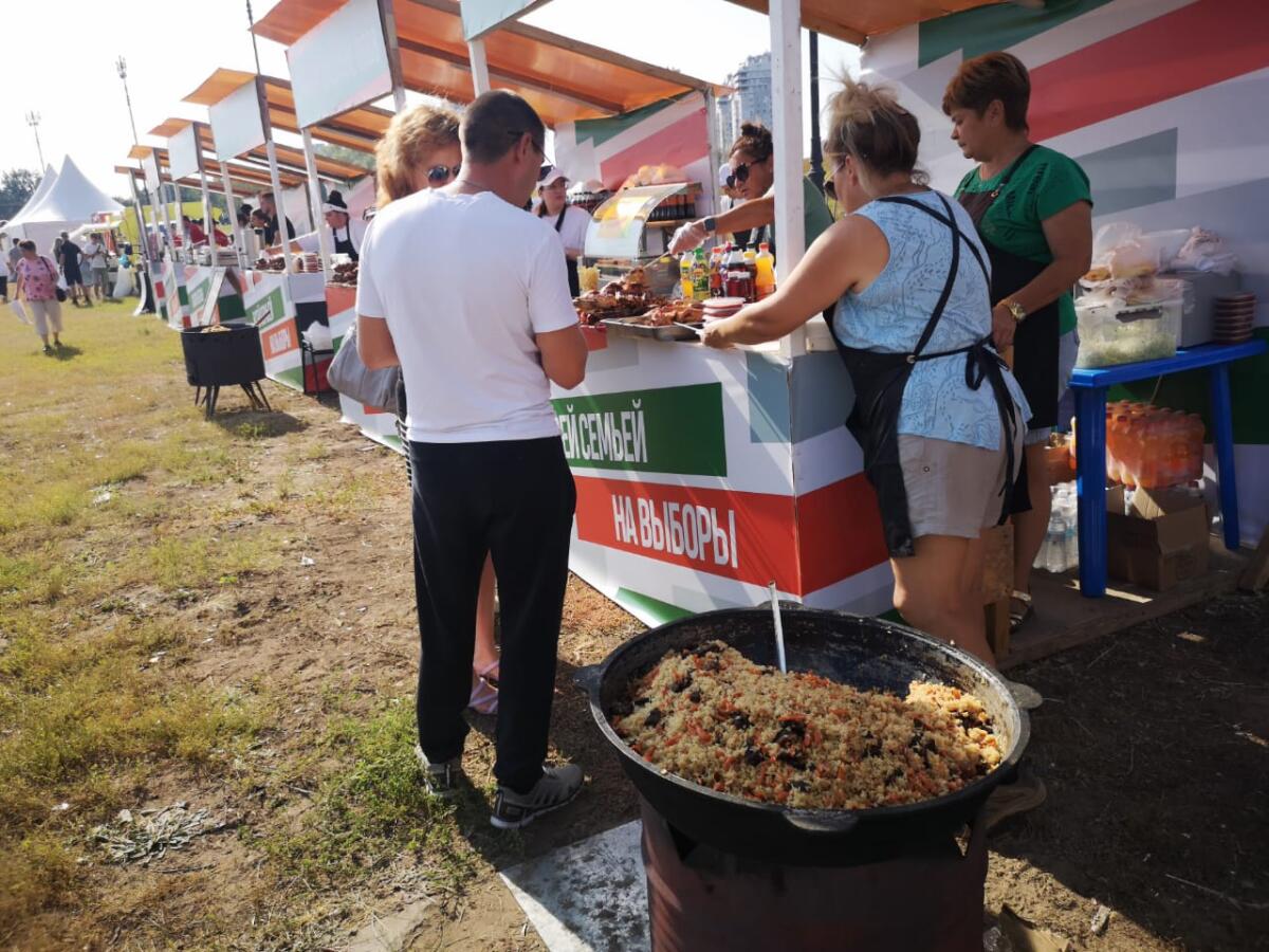 Казанда сайлау уңаеннан бәйрәм чаралары (ФОТОРЕПОРТАЖ)