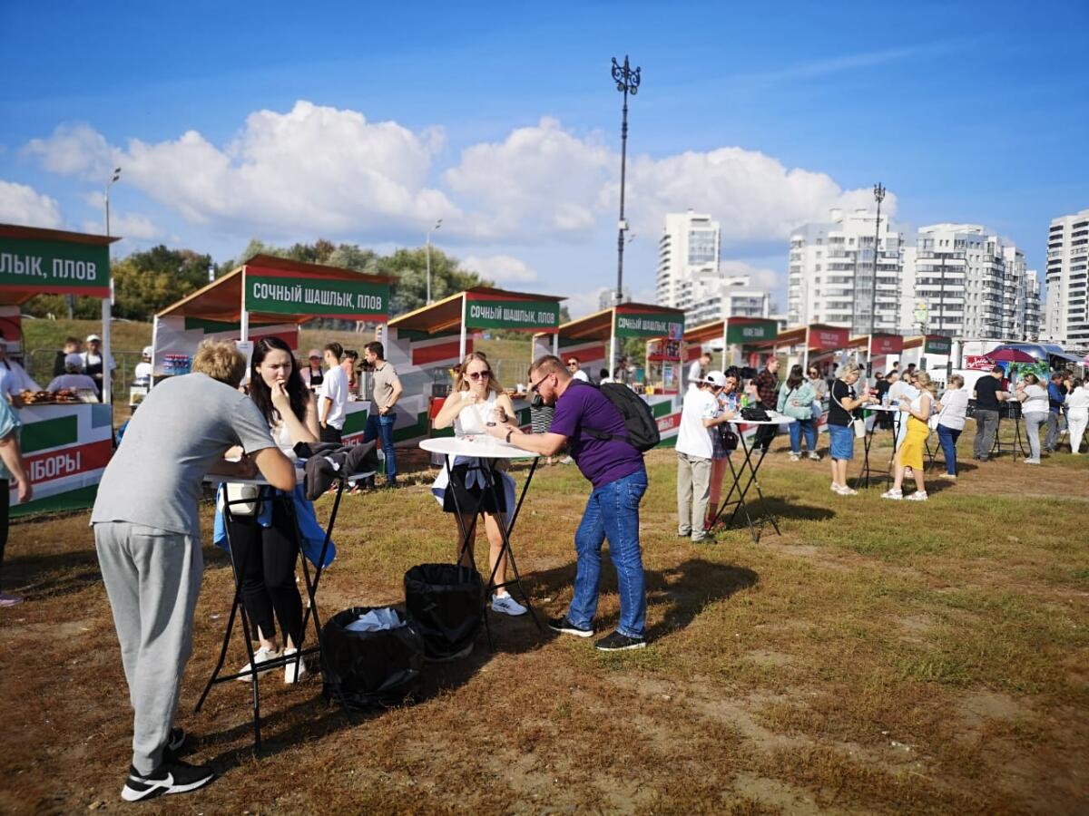 Казанда сайлау уңаеннан бәйрәм чаралары (ФОТОРЕПОРТАЖ)
