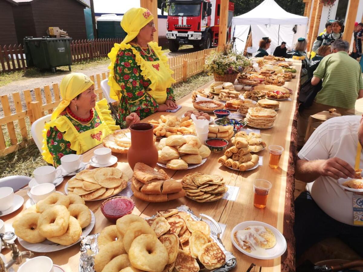 Казанның Тынычлык бистәсендәге Каенлыкта узган Сабан туеннан ФОТОРЕПОРТАЖ