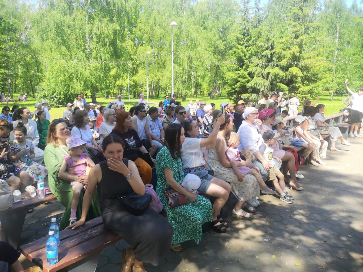 «Крылья советов» паркында Балаларны яклау көненә багышланган бәйрәм чараларыннан ФОТОРЕПОРТАЖ