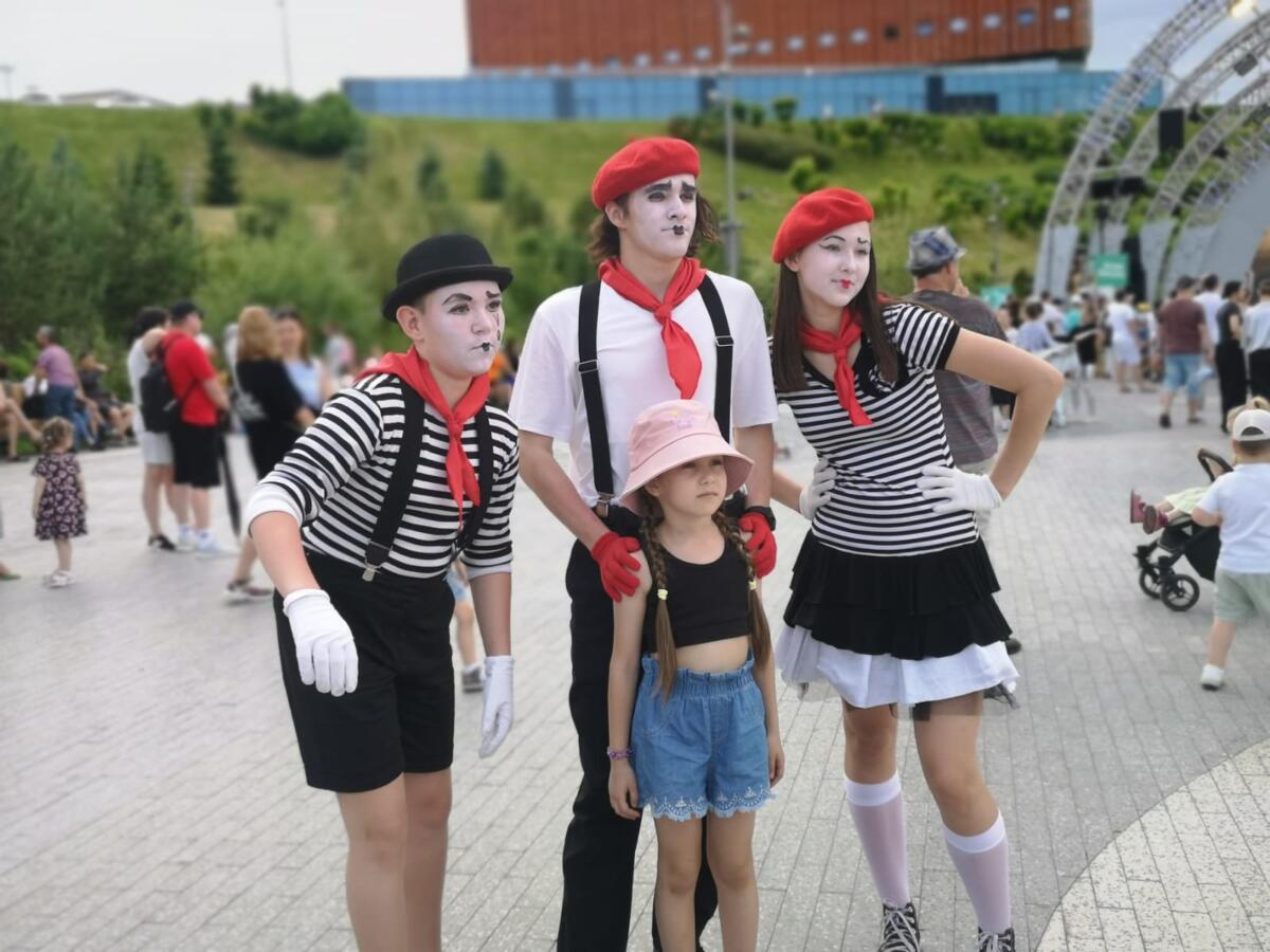 «Елмай» паркында Балаларны яклау көне уңаеннан оештырылган бәйрәм чараларыннан ФОТОРЕПОРТАЖ