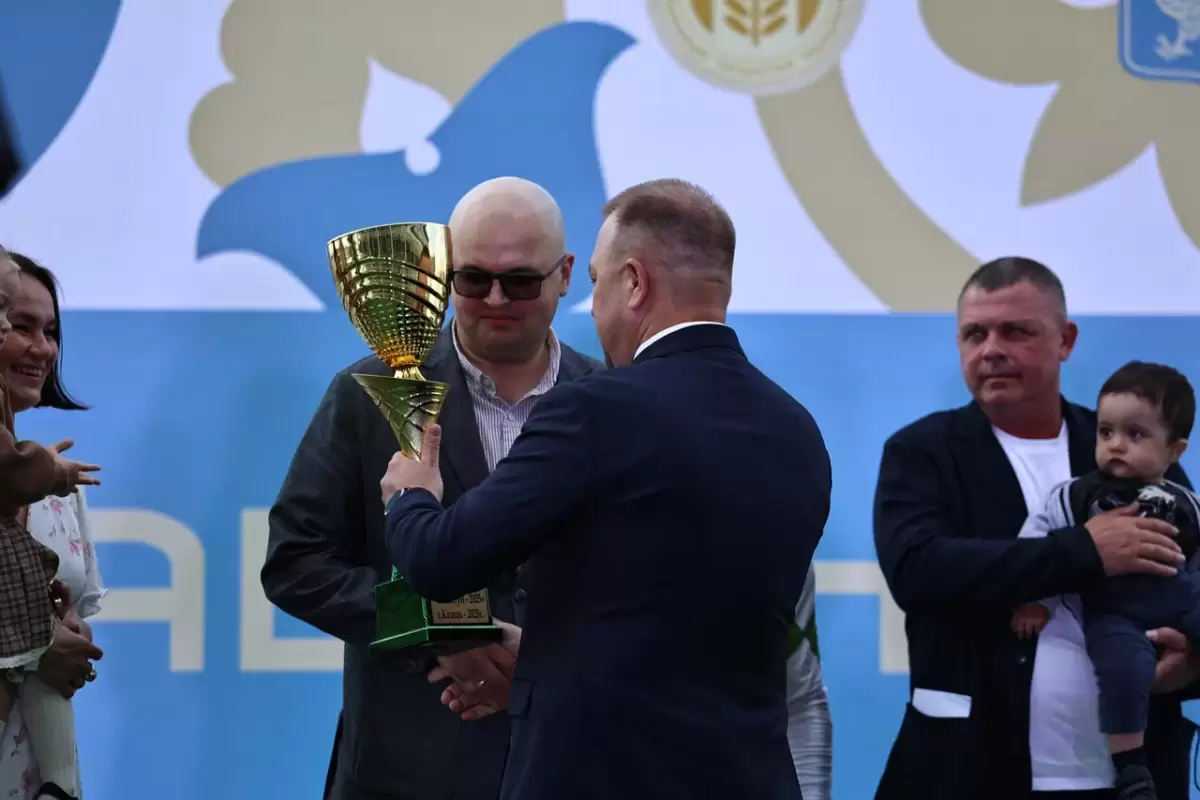 Казан Сабан туе кысаларында ипподромда уздырылган ат чабышларыннан ФОТОРЕПОРТАЖ