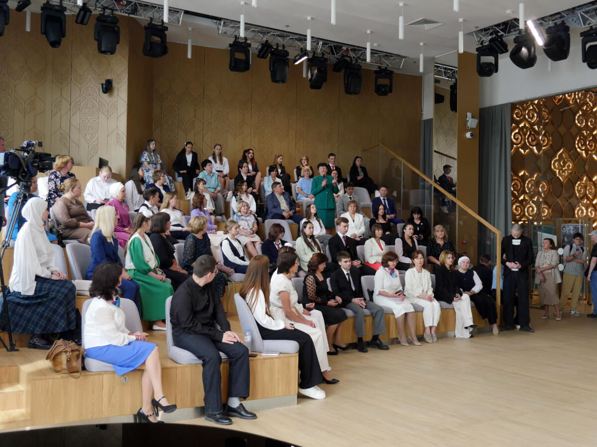 Татар теле һәм әдәбиятыннан БРИ тапшыручыларны бүләкләү тантанасыннан ФОТОРЕПОРТАЖ