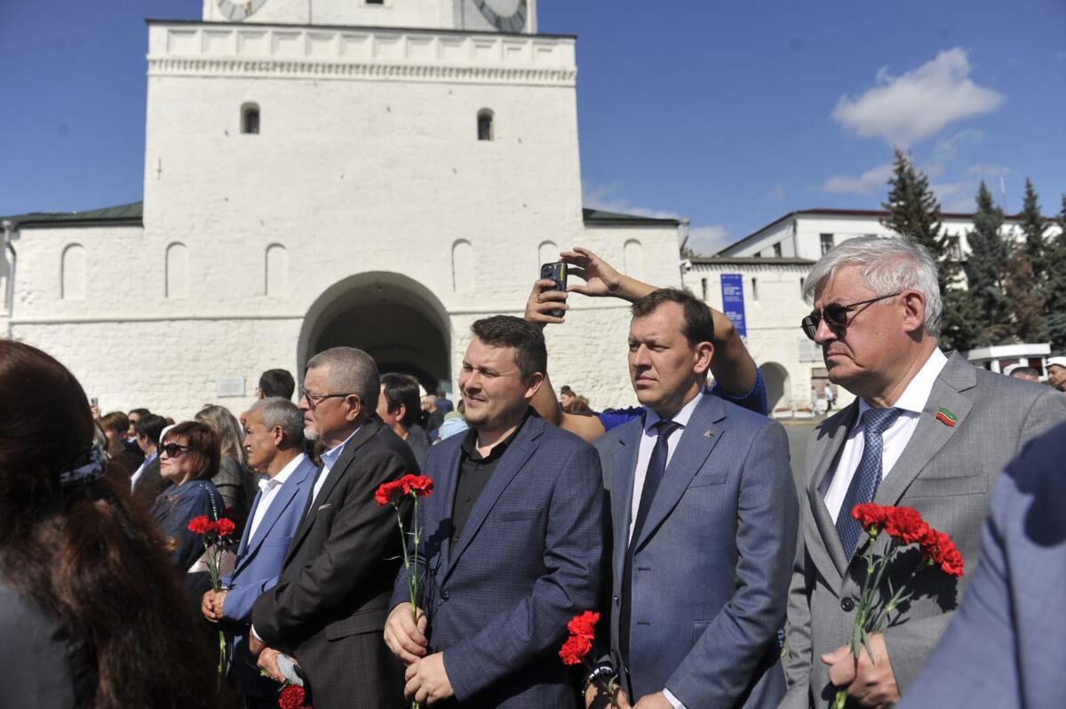 Җәлил һәм җәлилчеләрне искә алу чарасыннан ФОТОРЕПОРТАЖ