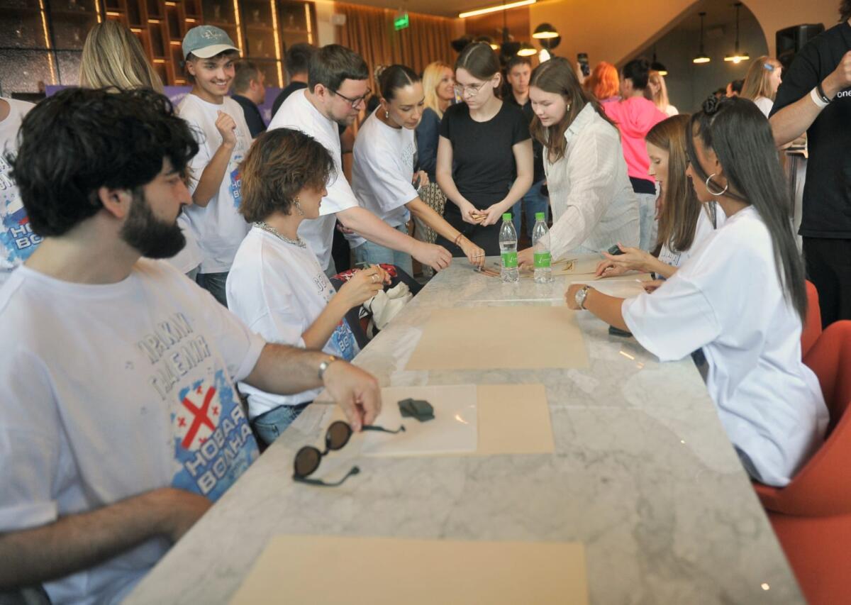 «Новая волна – 2025» финалистларының конкурсның барельефын ясау чарасыннан фоторепортаж